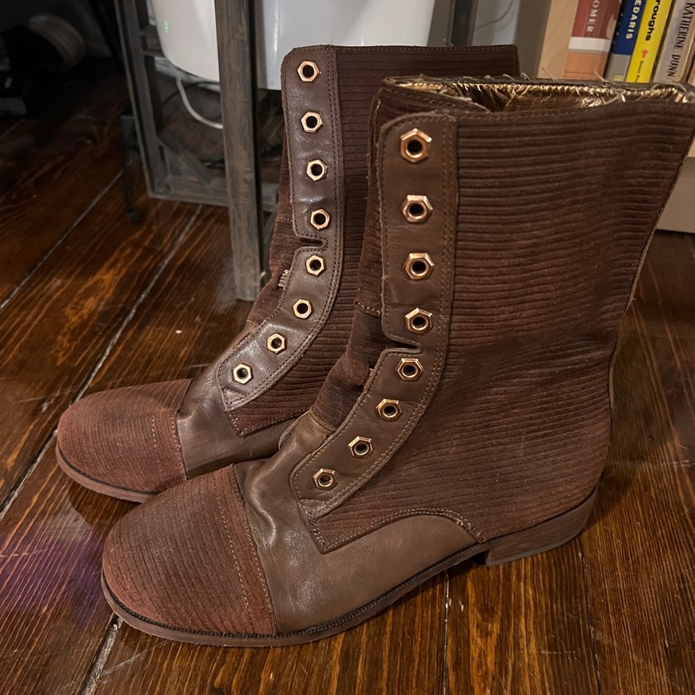Urban Outfitters boots size 7